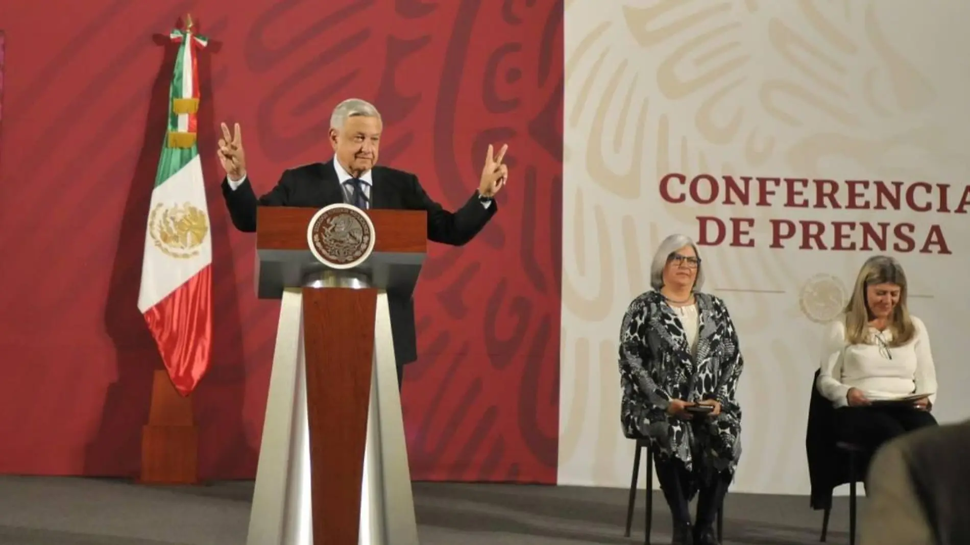 24 WEB Cambio de planes AMLO propone abrazos mentales